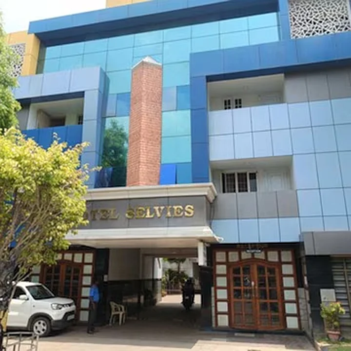 3D gold metal letters Chennai hotel entrance sign reference by BRS SIIGNS