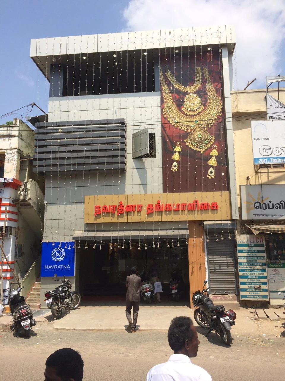 acrylic sign board Chennai jewellery facade modular branding by BRS SIIGNS